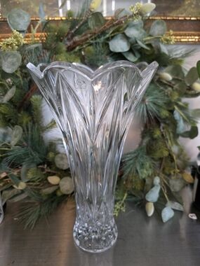 Gorgeous Lenox Crystal Vase